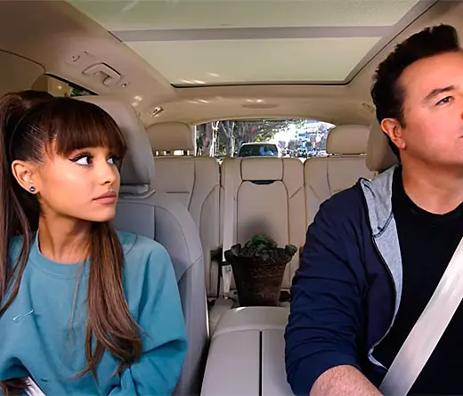Mir el Carpool karaoke de  Ariana Grande.